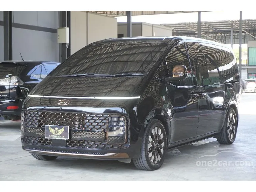 2022 Hyundai Staria Premium Van