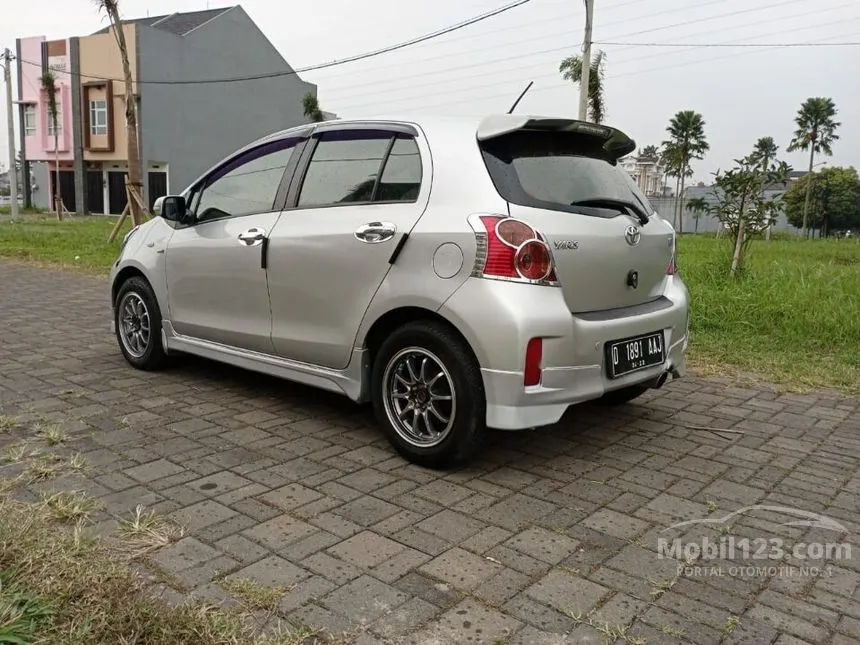 2013 Toyota Yaris E Hatchback