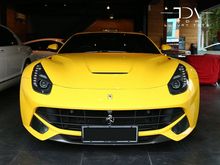 2013 Ferrari F12 berlinetta Giallo Modena