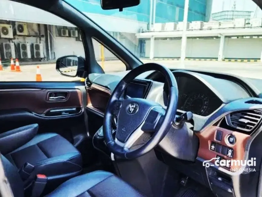 2019 Toyota Voxy MPV