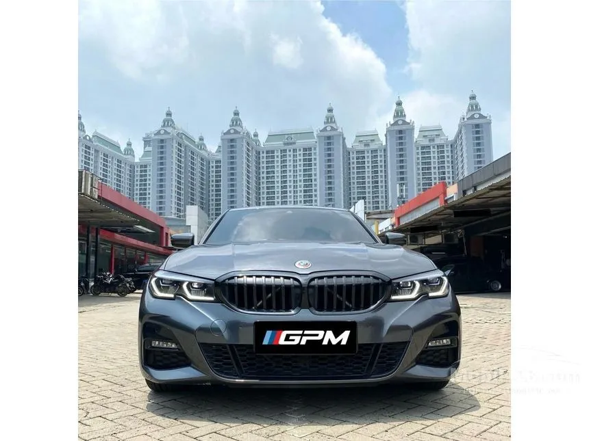 Jual Mobil BMW 330i 2022 M Sport 2.0 di DKI Jakarta Automatic Sedan Abu