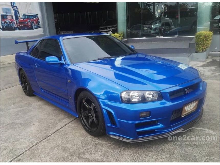 Nissan skyline 2010