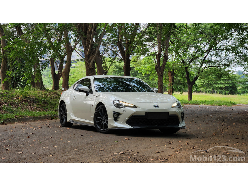 Jual Mobil Toyota 86 2019 TRD 2.0 di Jawa Barat Automatic Coupe Putih ...