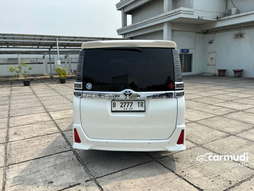 2017 Toyota Voxy MPV