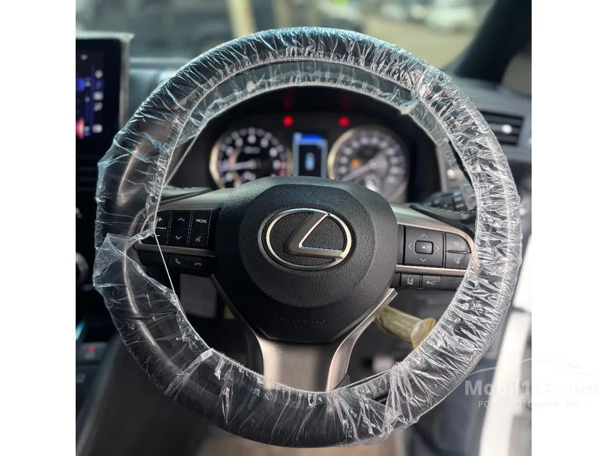 2020 Lexus LM 350 4 Seater MPV