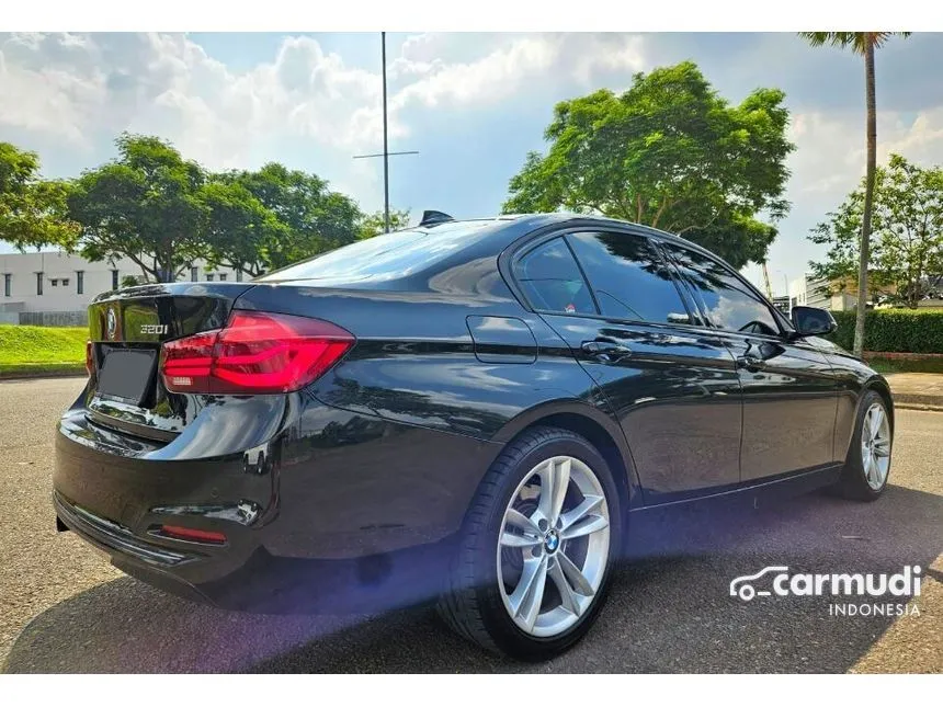 2019 BMW 320i Sport Sedan