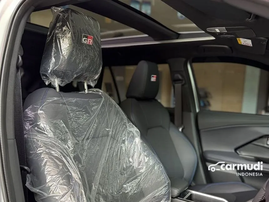 2025 Toyota Yaris Cross S HV with GR Parts Aero Pkg(Prem Clr) SUV