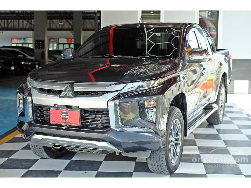 2018 Mitsubishi TRITON GLX Plus Mega Cab Pickup