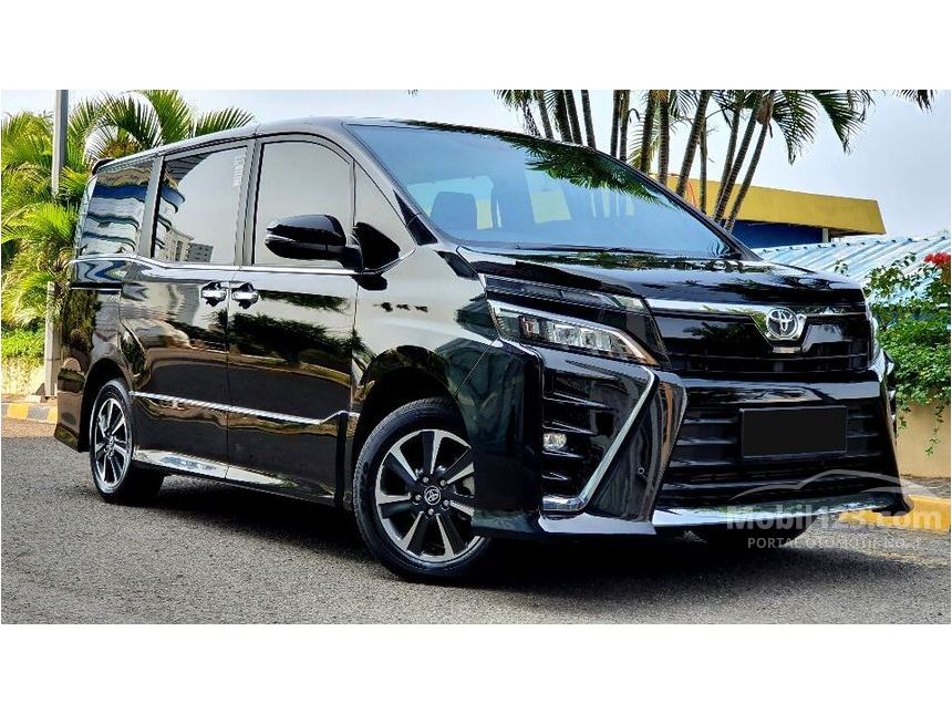 Toyota voxy 2019 фото