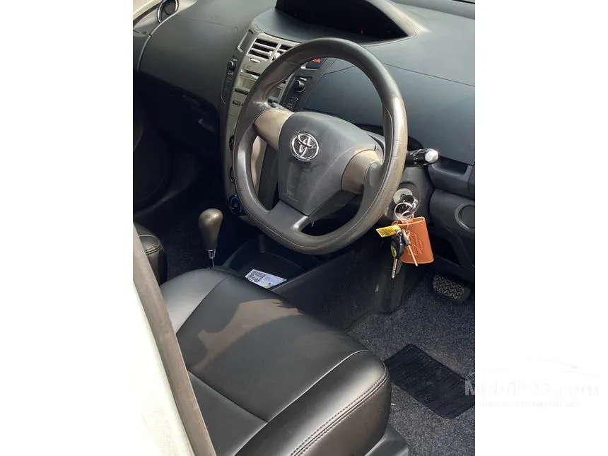 2012 Toyota Yaris E Hatchback