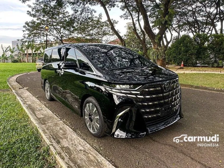 2024 Toyota Alphard HEV MPV