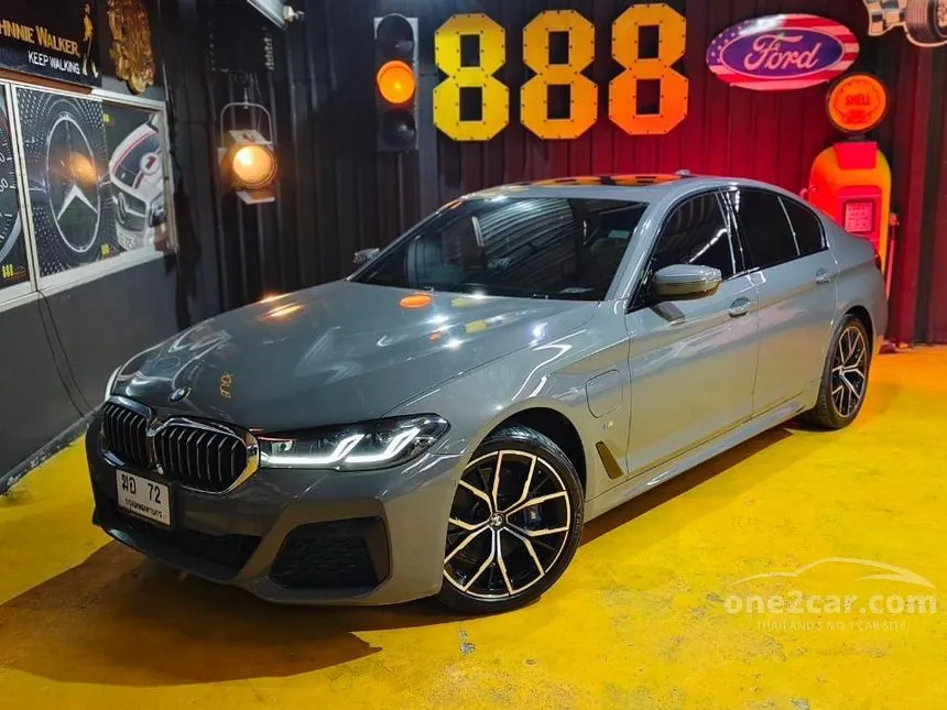 2021 BMW 530e M Sport Sedan