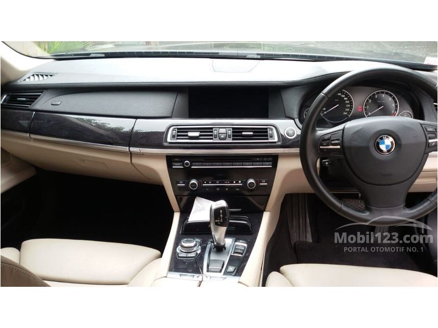 2009 BMW 740Li Sedan