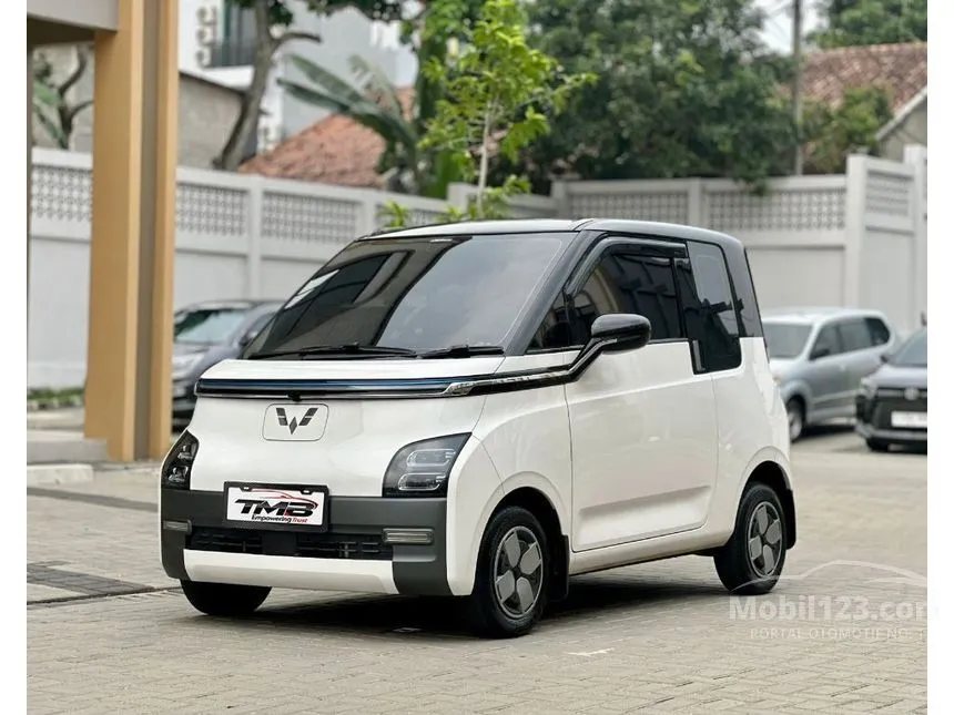 2022 Wuling Air EV Long Range Hatchback