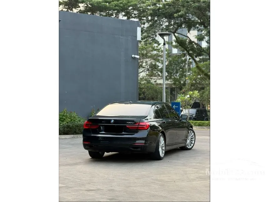 2017 BMW 730Li Sedan