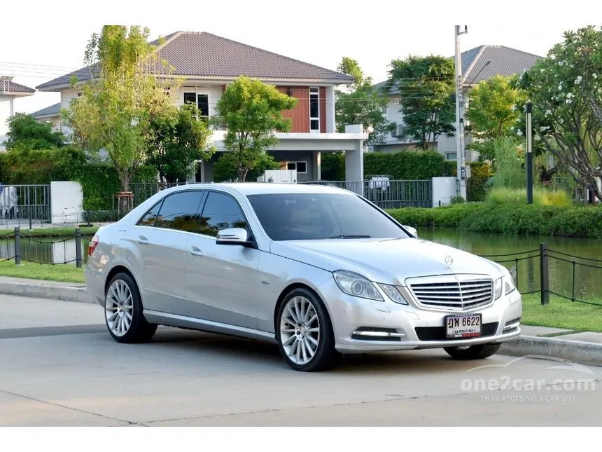 2011 Mercedes-Benz E200 CGI BlueEFFICIENCY Sedan