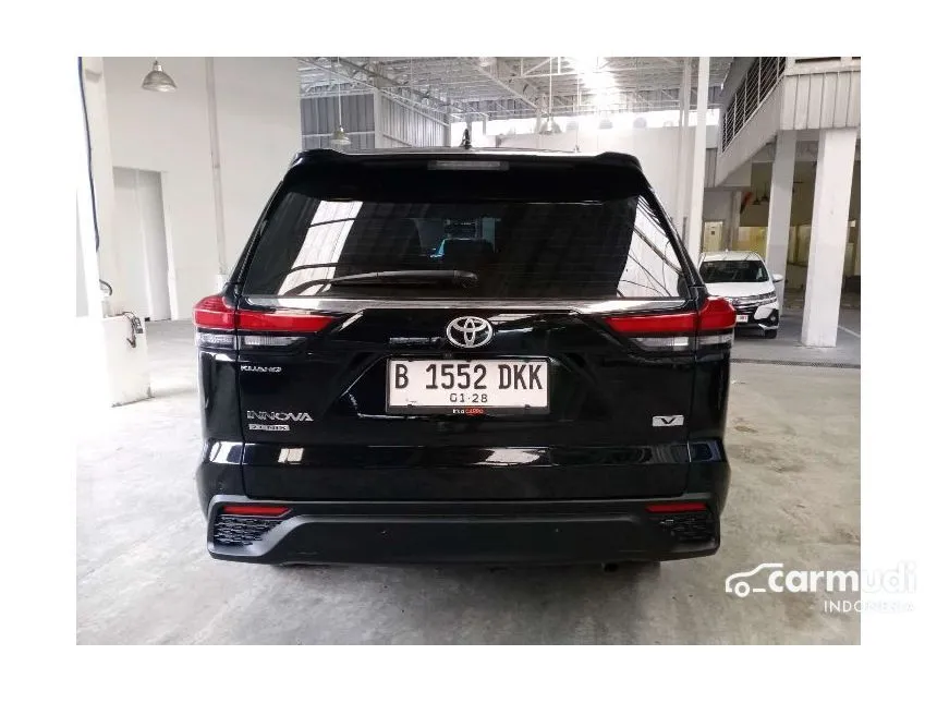 2022 Toyota Kijang Innova Zenix V (Non Premium Color) MPV