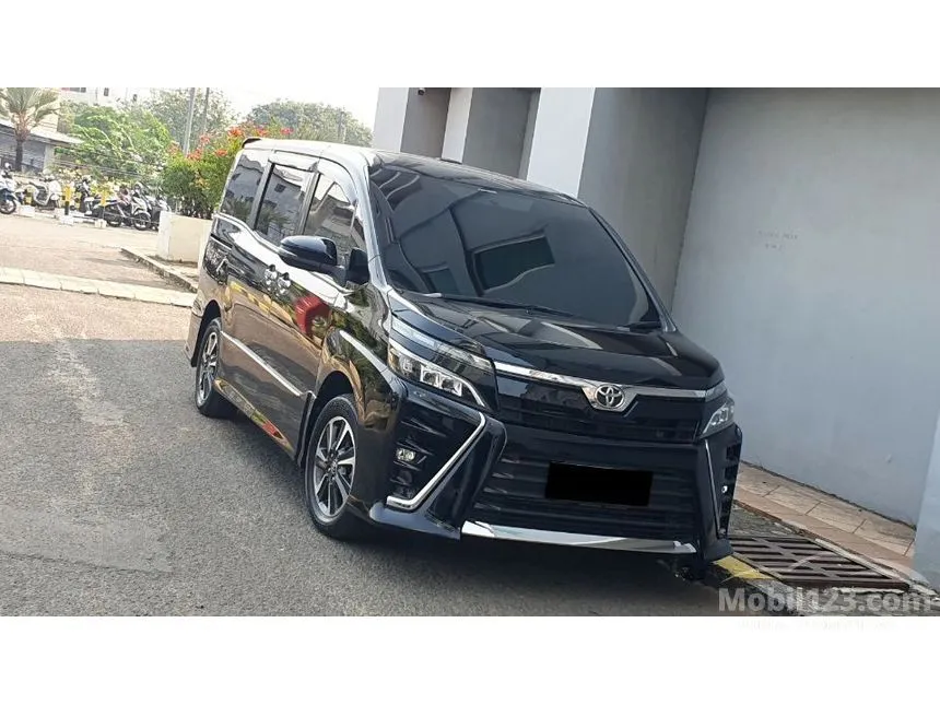 2020 Toyota Voxy MPV