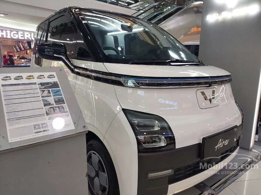 Jual Mobil Wuling EV 2024 Air ev Charging Pile Long Range di Banten Automatic Hatchback Putih Rp 262.500.000