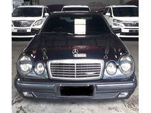1997 Mercedes-Benz E230 2.3 W210 Sedan