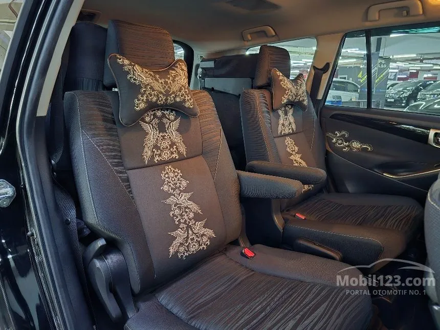 2022 Toyota Kijang Innova V Luxury MPV