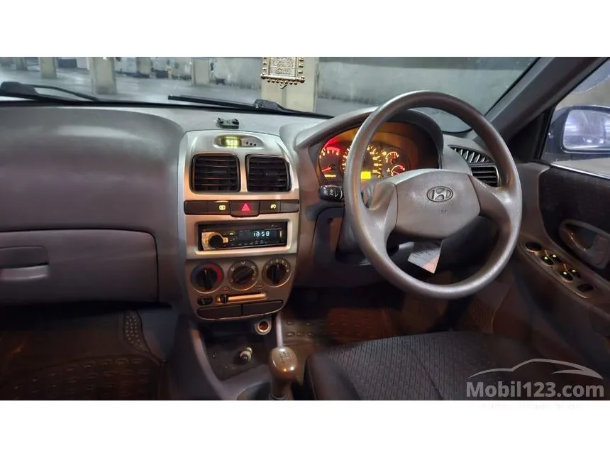 2010 Hyundai Avega G Sedan