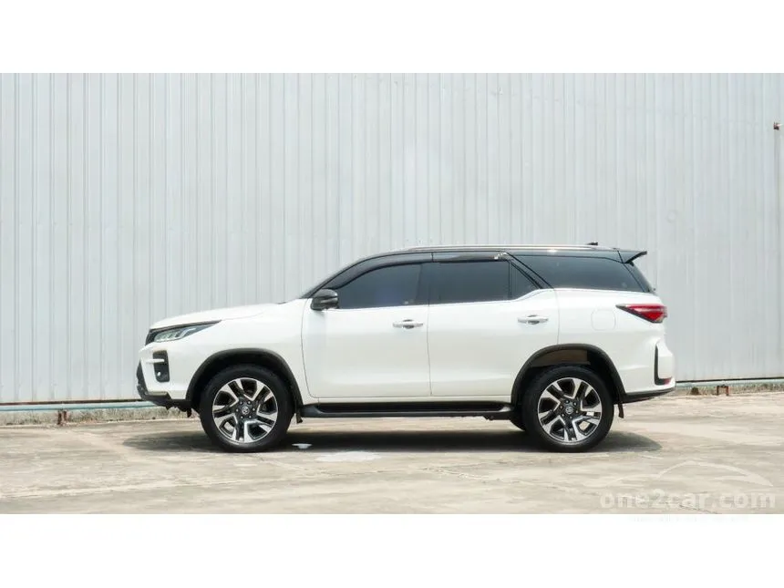 2023 Toyota FORTUNER Legender (Black top) SUV