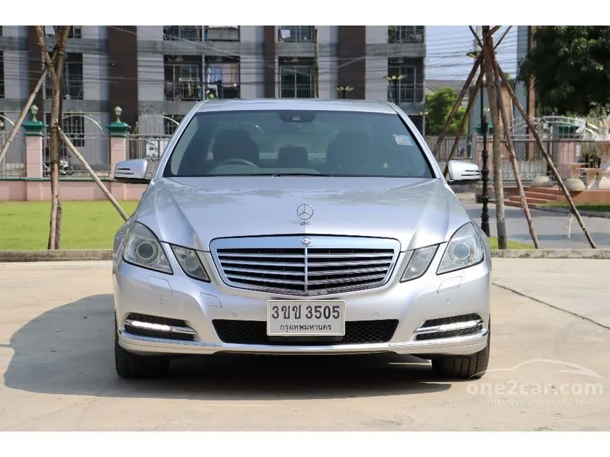 2012 Mercedes-Benz E200 Elegance CGI BlueEFFICIENCY Sedan