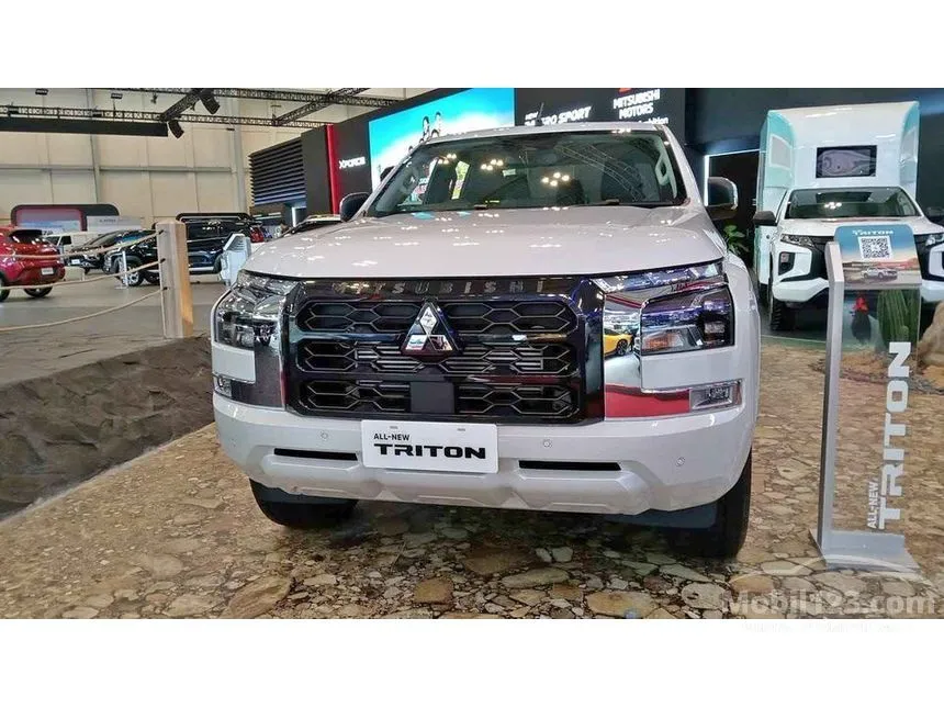 Jual Mobil Mitsubishi Triton 2024 ULTIMATE Dual Cab 2.4 di Jawa Timur Automatic Pick