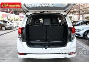 2017 Toyota INNOVA 2.8 Crysta V Wagon