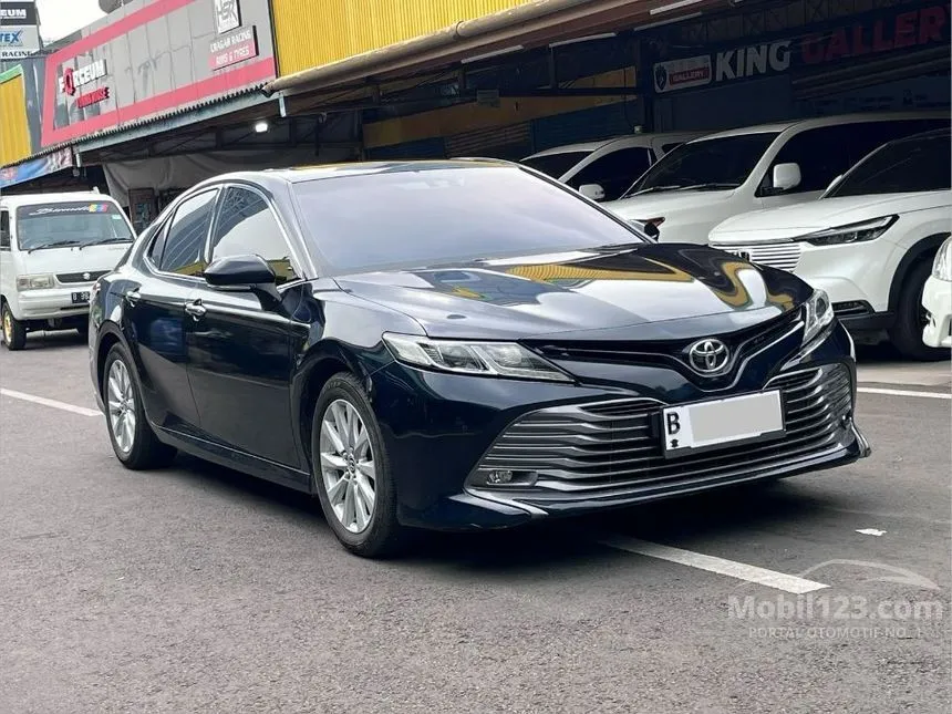 2020 Toyota Camry V Sedan