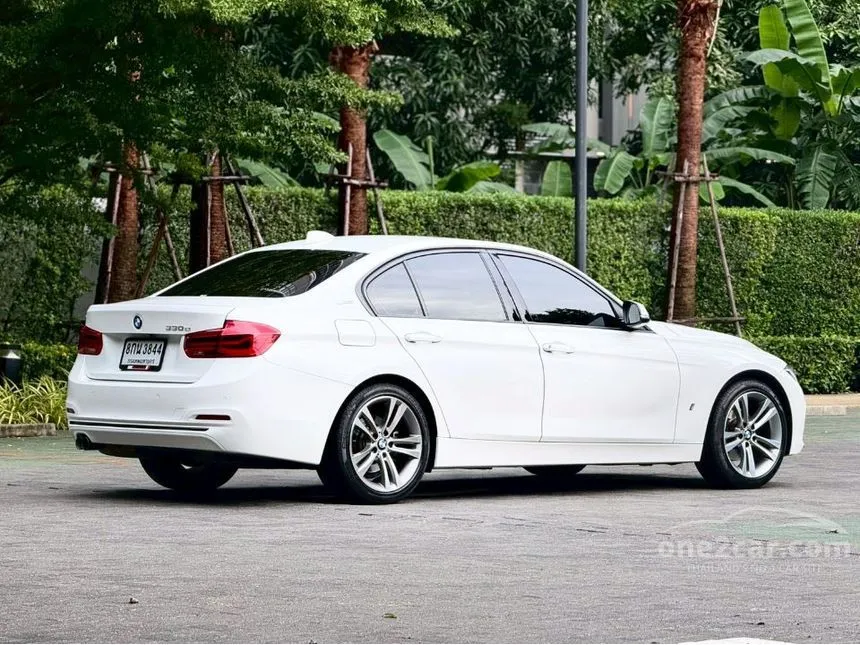 2019 BMW 330e M Sport Sedan