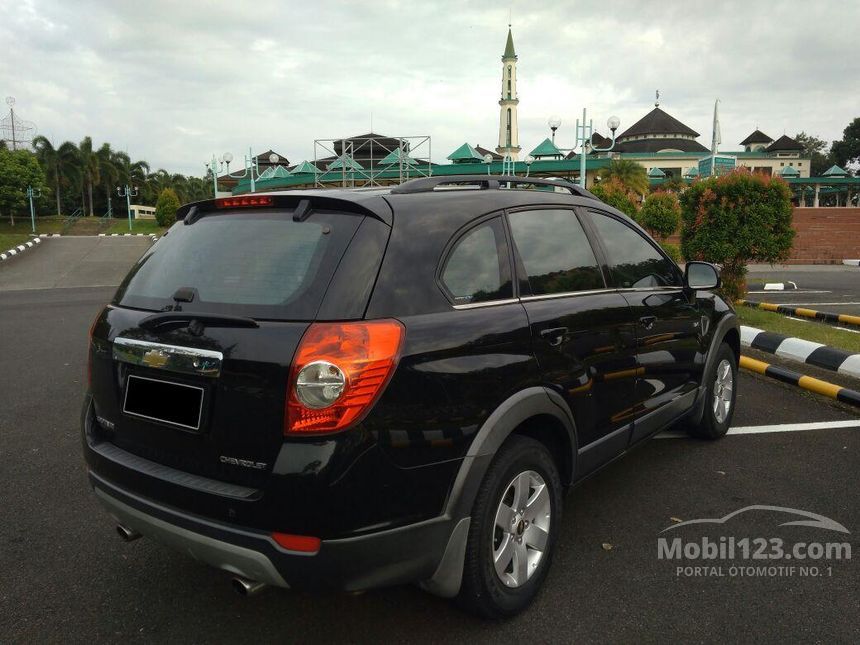 Jual Mobil  Chevrolet  Captiva 2010 C100 2 4 di Jawa  Timur  