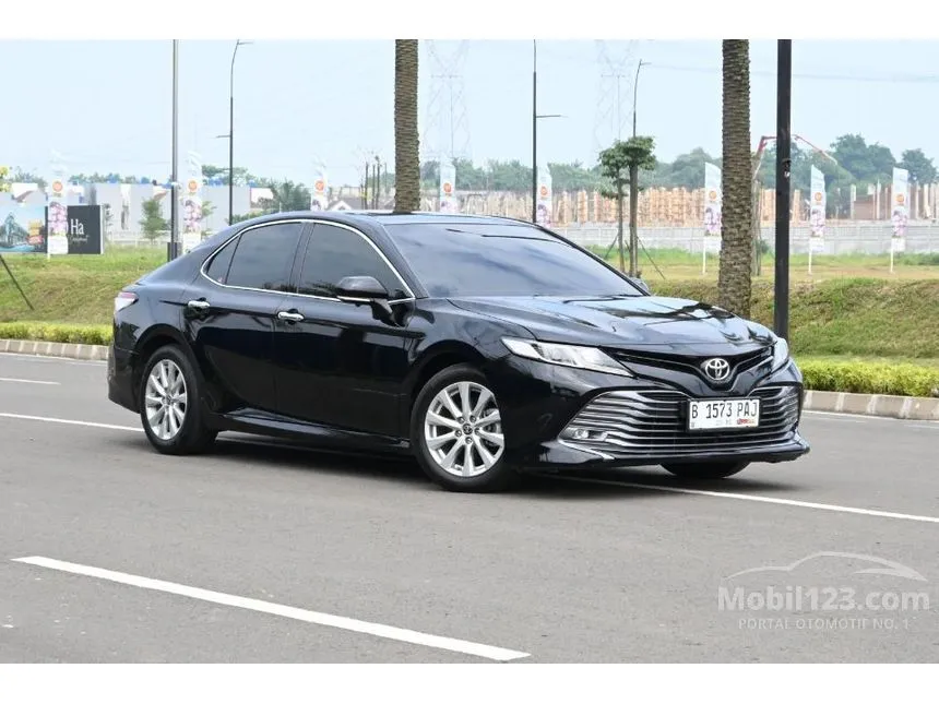 2020 Toyota Camry V Sedan
