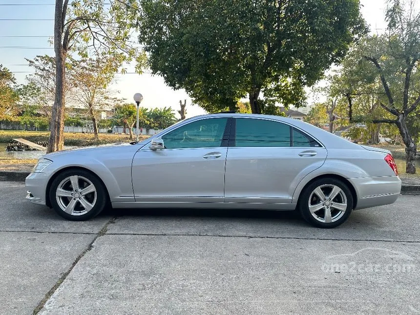 2010 Mercedes-Benz S300 Sedan