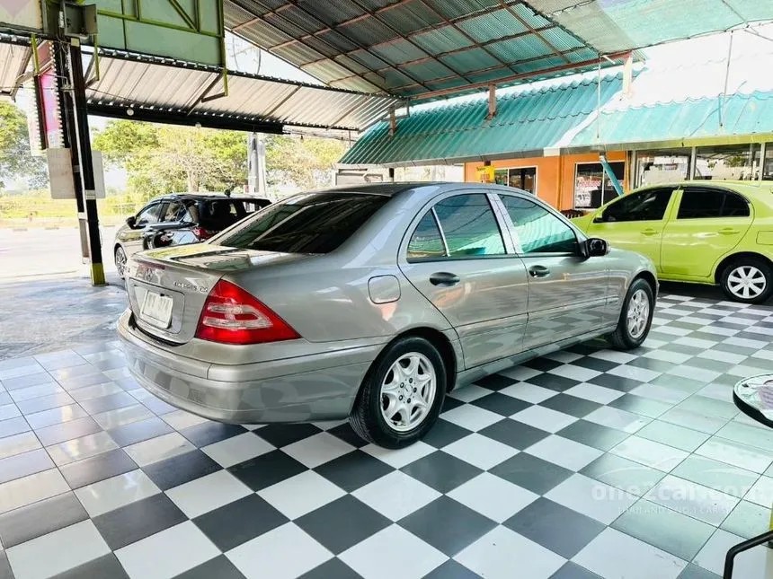 2004 Mercedes-Benz C180 Kompressor Classic Sedan