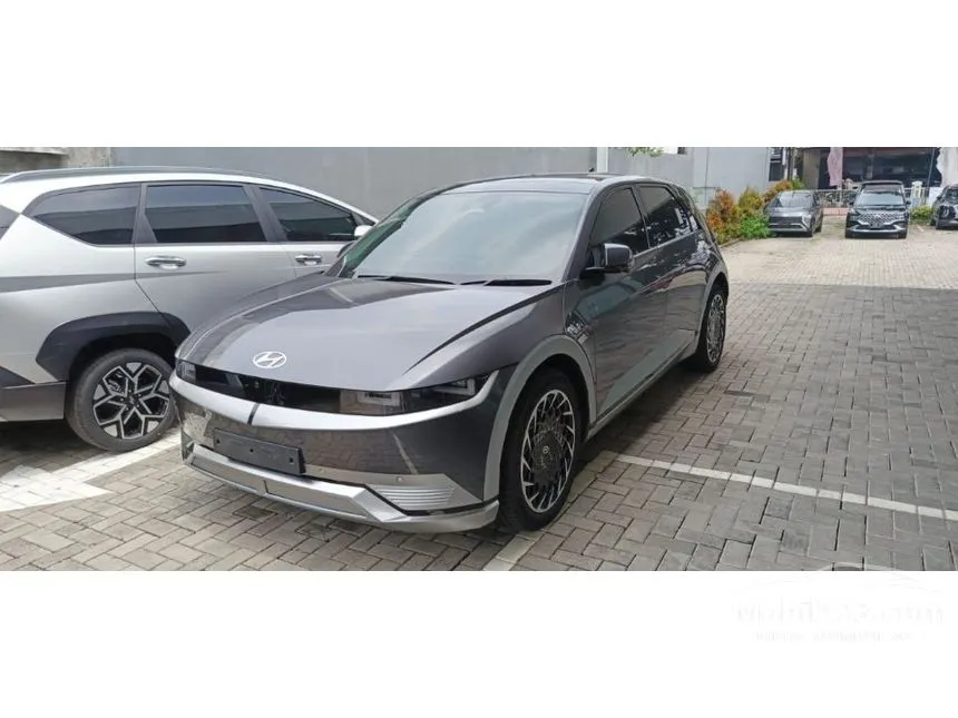 2025 Hyundai IONIQ 5 Signature Long Range SUV