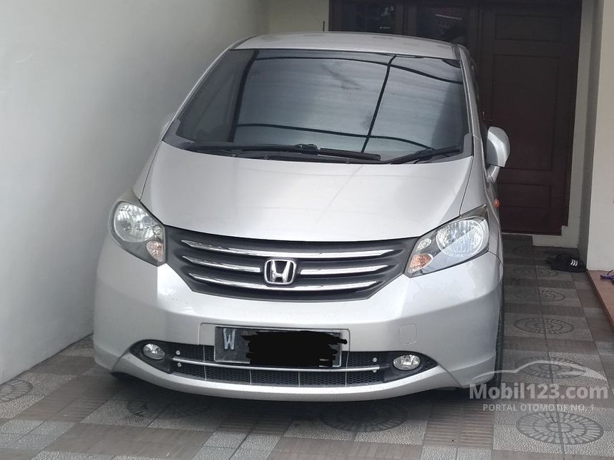 Jual Mobil  Honda  Freed  2010 1 5 1 5 di Jawa Timur 