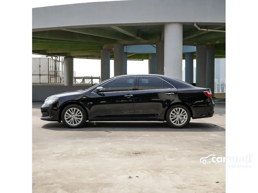 2016 Toyota Camry V Sedan