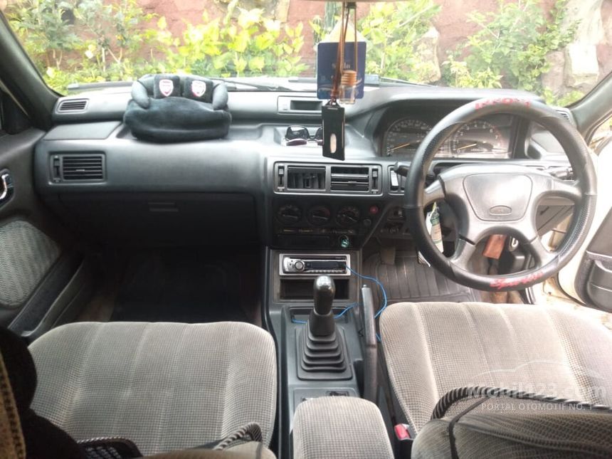1991 Mitsubishi Eterna Sedan