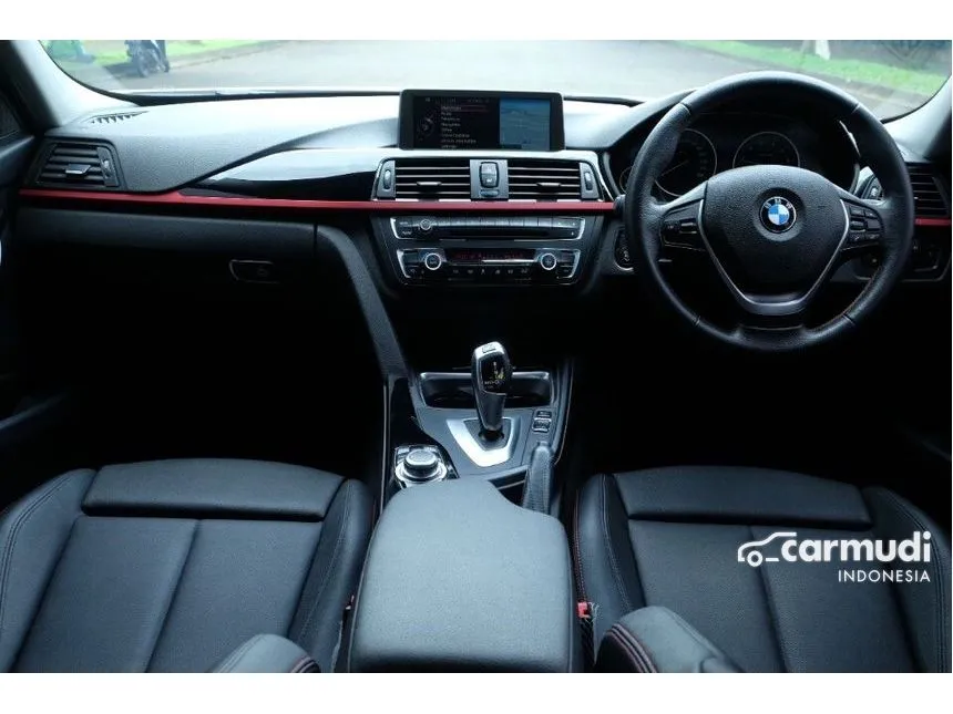 2013 BMW 320i Sport Sedan