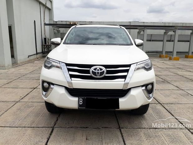 Toyota Fortuner VRZ Mobil bekas dijual di Indonesia - Dari 