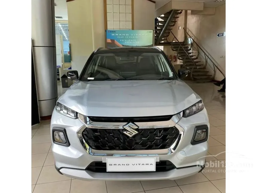 Jual Mobil Suzuki Grand Vitara 2024 MHEV GX Two Tone 1.5 di Banten Automatic SUV Silver Rp 305.000.000