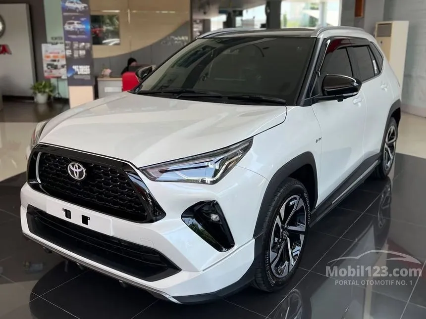 2026 Toyota Yaris Cross S HV with GR Parts Aero Pkg SUV