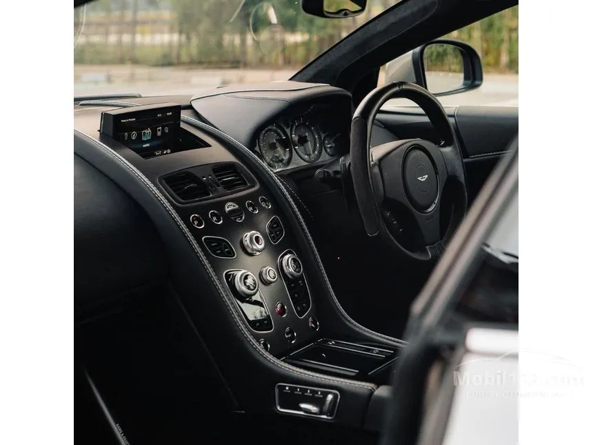 2016 Aston Martin DB9 Coupe