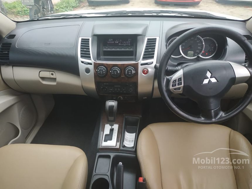 Jual Mobil  Mitsubishi Pajero  Sport  2011  Exceed  2 5 di 