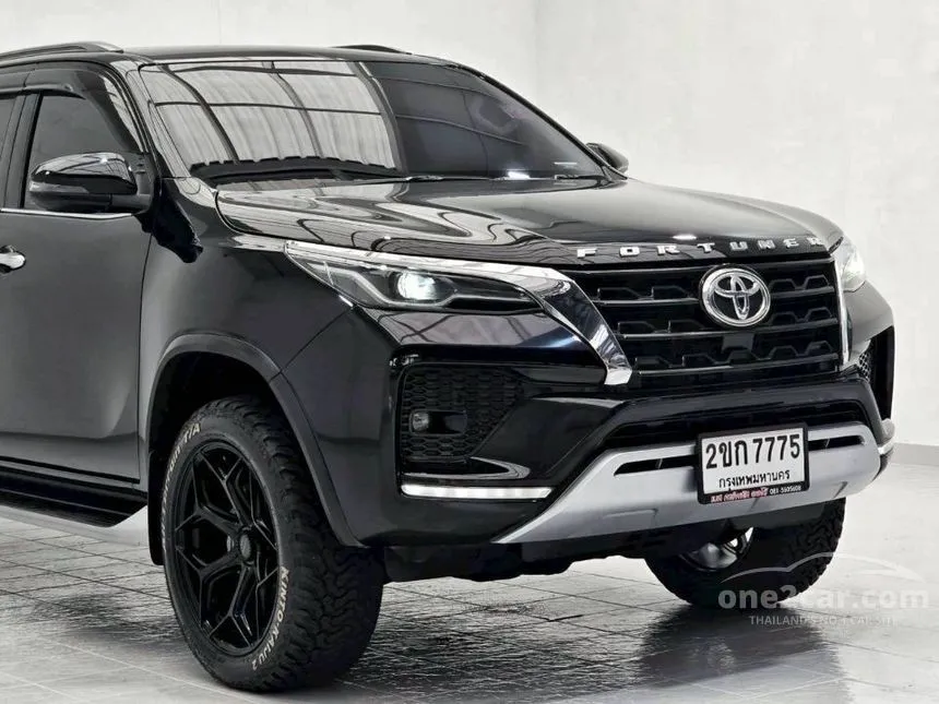 2021 Toyota FORTUNER V SUV