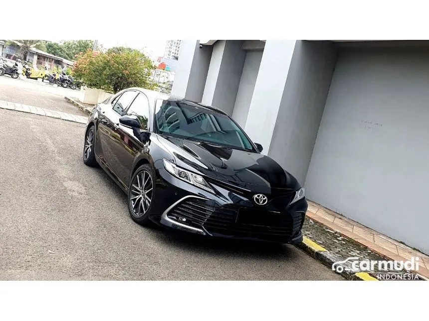 2022 Toyota Camry V Sedan