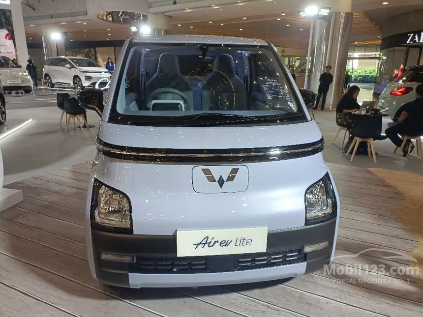 Jual Mobil Wuling EV 2024 Air ev Lite di DKI Jakarta Automatic Hatchback Biru Rp 190.000.000