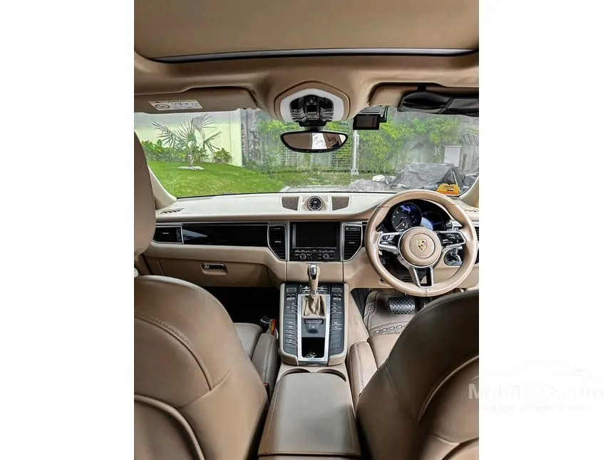 2016 Porsche Macan SUV